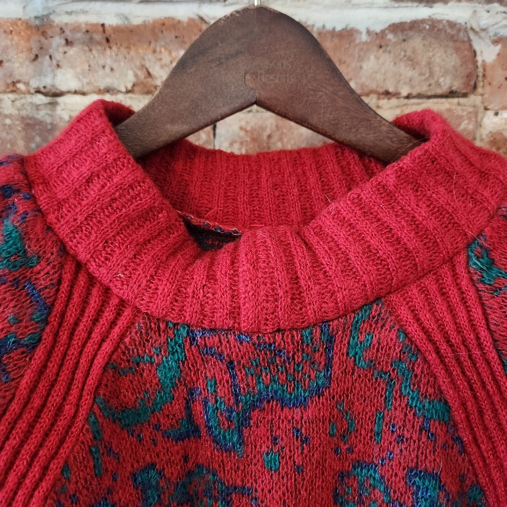 Vintage retro floral patterned red sweater with tinsel thread detailing